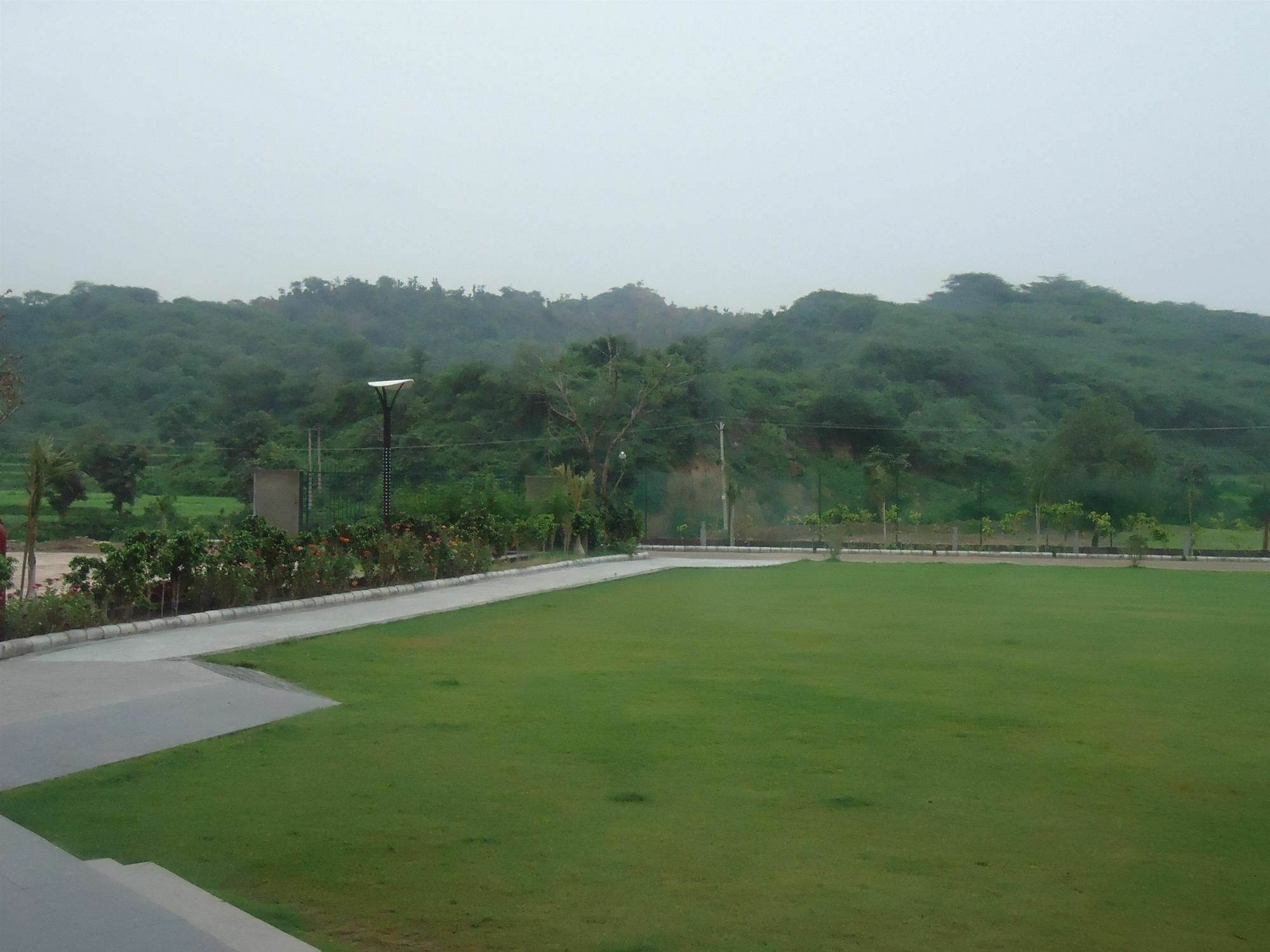 Golden Tulip Chandigarh, Panchkula Luaran gambar